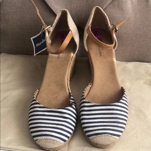 White Mountain Shoes - NWT White Mountain Mamba Wedges size 8.5 White Mountain Shoes - NWT White Mountain Mamba Wedges size 8.5